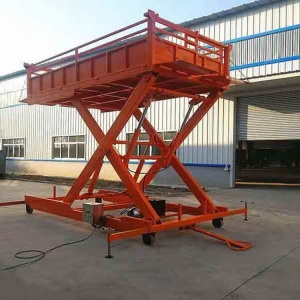 移動式液壓升降裝豬平臺